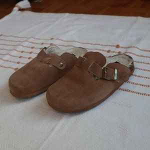 Fur lined clog slippers